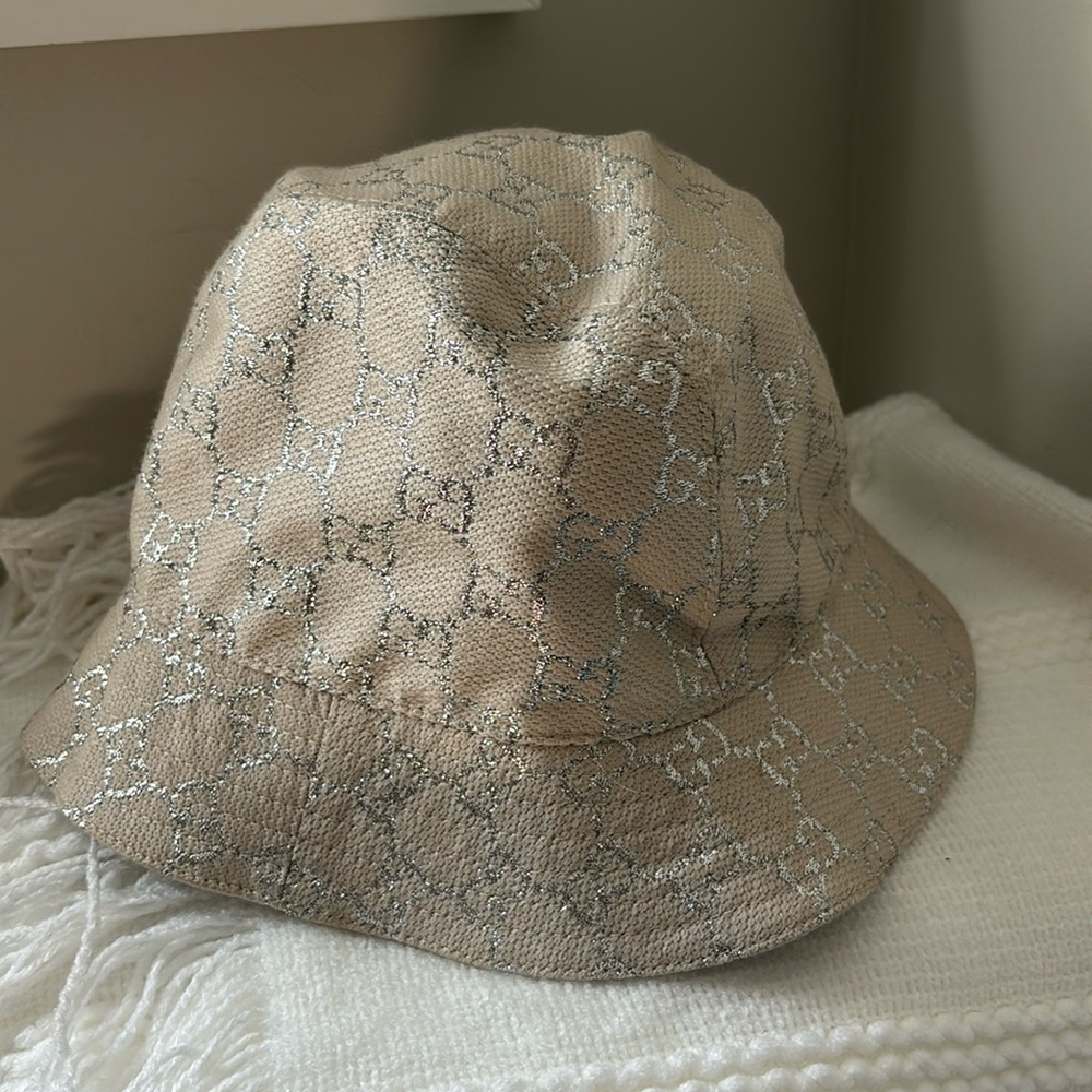 Gucci bucket hat